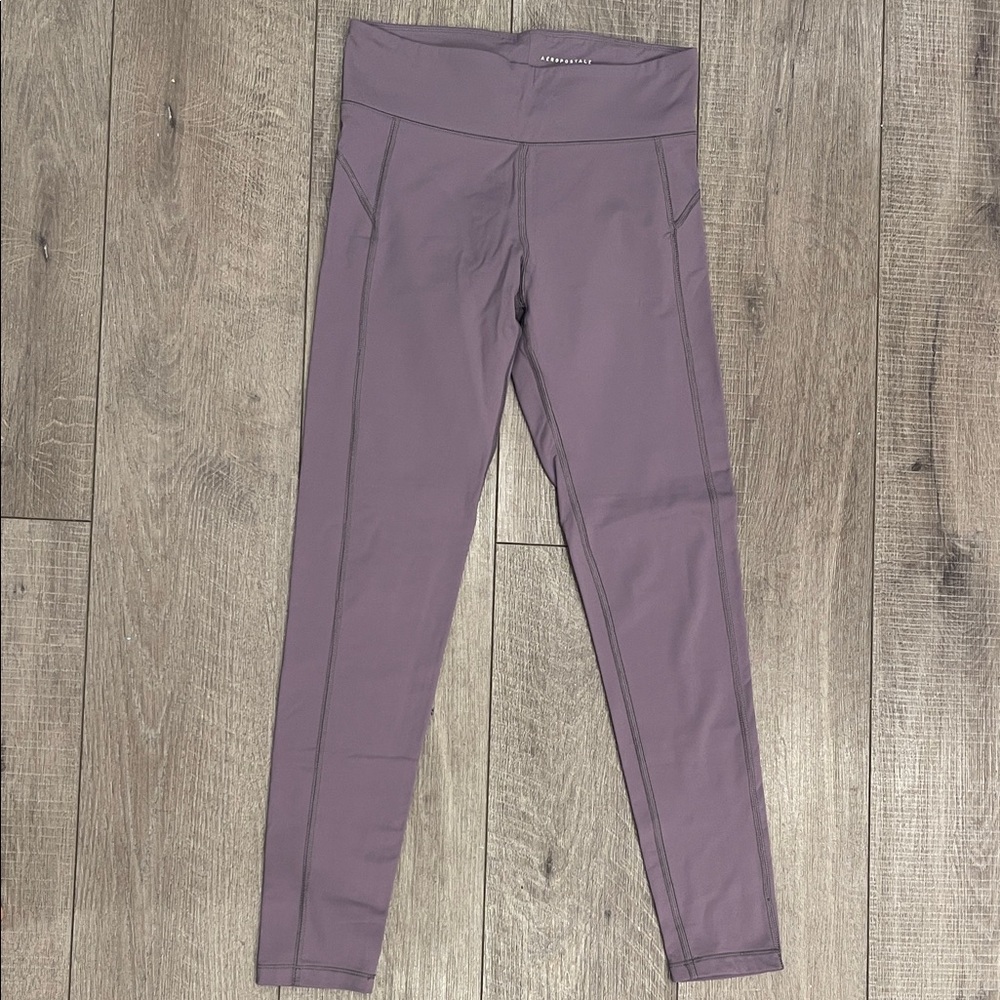 Aeropostale Women’s Lavender Leggings Size Medium